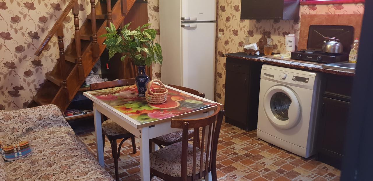 2 Santeli Turn Guest House Tbilisi Esterno foto